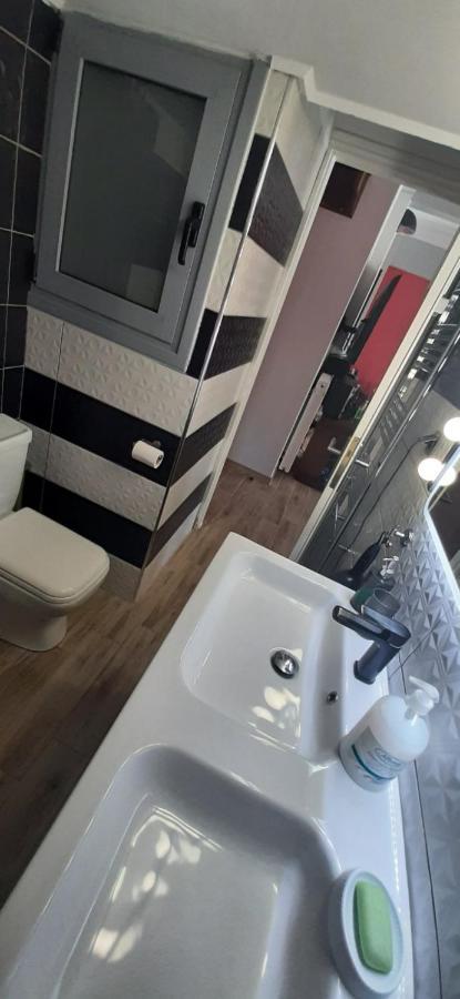 Stylish Apartment Close To Rafina Port Εξωτερικό φωτογραφία